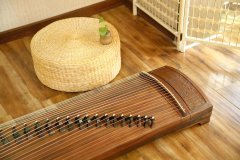 初学者如何挑选古筝，古筝多少钱